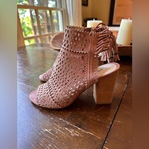 Jeffrey Campbell suede blush/tan heels (8M).